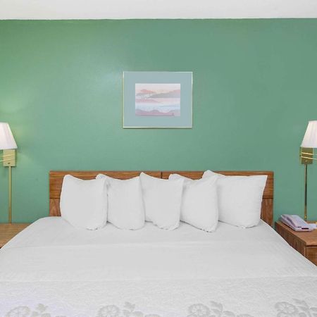 Days Inn By Wyndham Mountain Grove Buitenkant foto