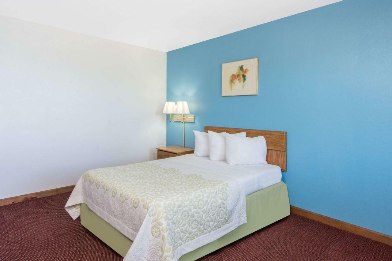 Days Inn By Wyndham Mountain Grove Buitenkant foto