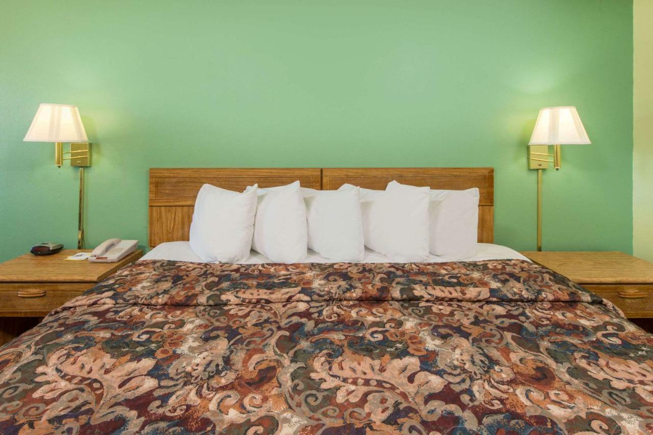 Days Inn By Wyndham Mountain Grove Buitenkant foto