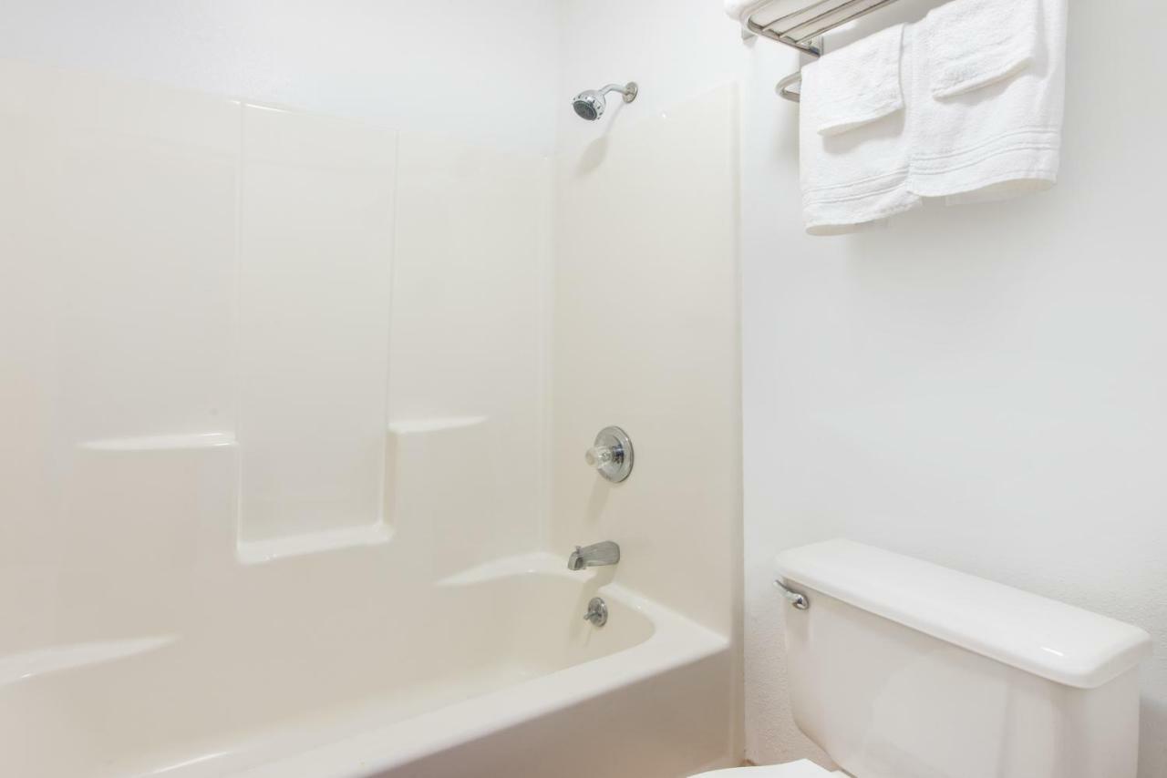 Days Inn By Wyndham Mountain Grove Buitenkant foto